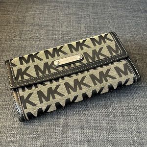 Michael Kors Trifold Wallet